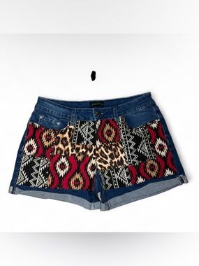 Sterling kreek Western festival multi coloured patchwork denim shorts ⭐️